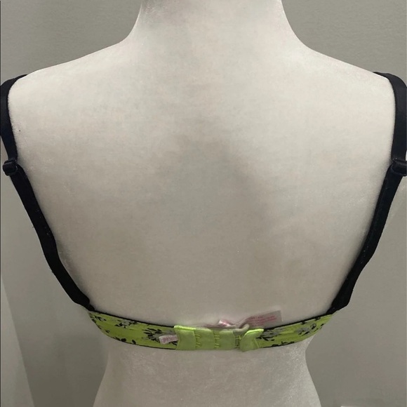 PINK bra 32DD - Picture 2 of 7